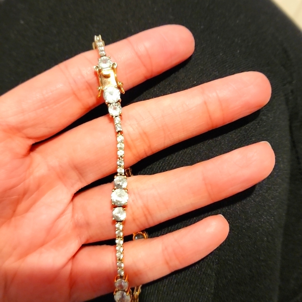 Gold bracelet